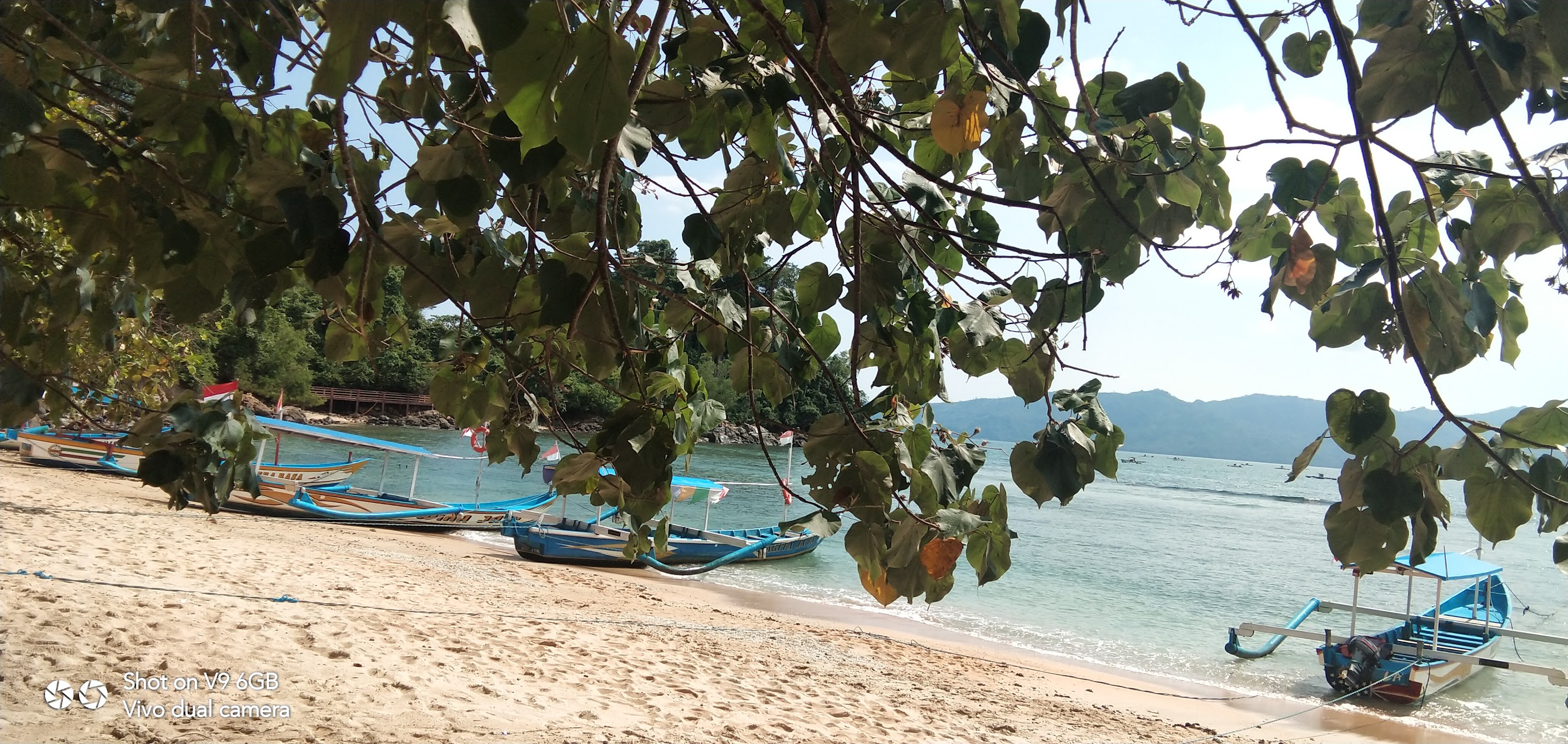 Pantai Pasir Putih Karanggongso