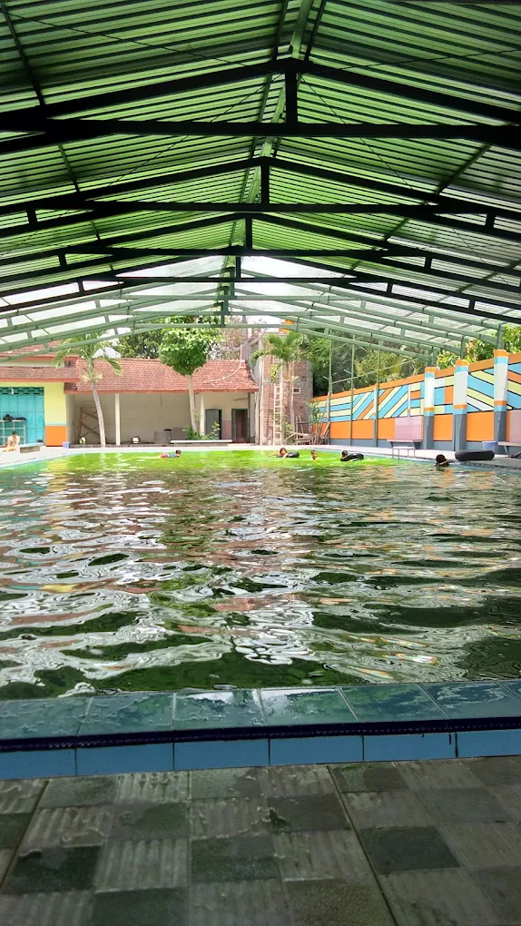 Kolam Renang Sumber Agung